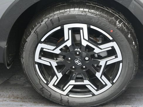 Certified 2025 Hyundai Santa Cruz Limited image 9