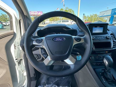 Used 2020 Ford Transit Connect XL image 12
