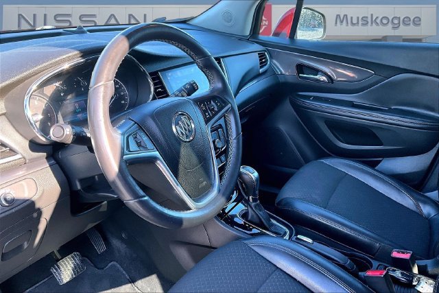 Used 2021 Buick Encore Preferred w/ Safety Package FWD image 17
