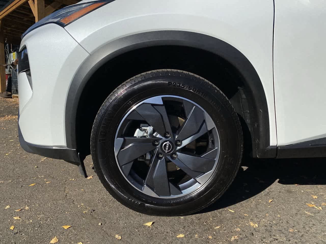 Used 2024 Nissan Rogue SV AWD/4WD image 11