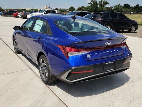 New 2025 Hyundai Elantra Sport image 3