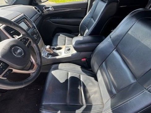Used 2017 Jeep Grand Cherokee Limited image 10