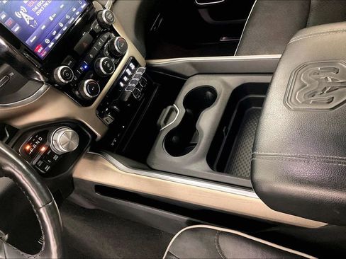 Used 2019 RAM 1500 Laramie AWD/4WD image 17