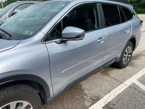 Used 2022 Subaru Outback Premium AWD/4WD image 3