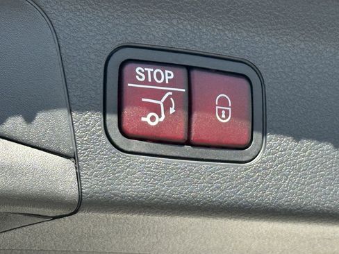 Certified 2025 Mercedes-Benz GLS 450 4MATIC image 22