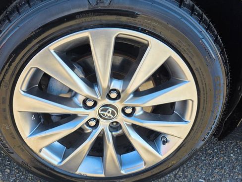 Used 2015 Toyota Camry XLE FWD image 10