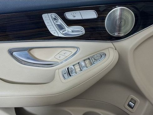 Used 2021 Mercedes-Benz GLC 300 4MATIC image 18