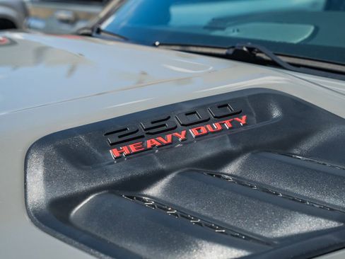 New 2026 RAM 2500 Laramie AWD/4WD image 16