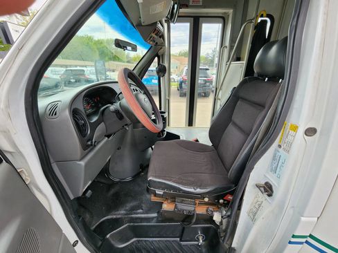 Used 2008 Ford E-450 and Econoline 450 RWD image 9