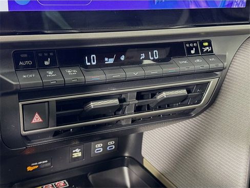 Certified 2025 Toyota Camry SE image 15