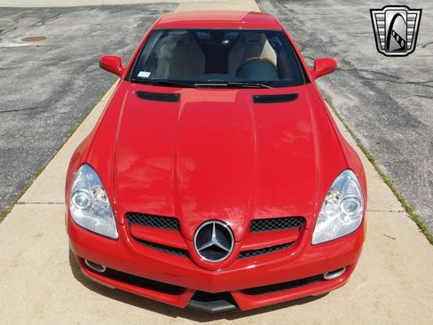 Used 2009 Mercedes-Benz SLK 300 image 3