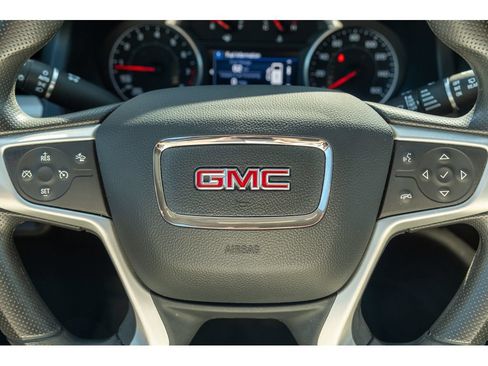 Used 2021 GMC Acadia SLE FWD image 16