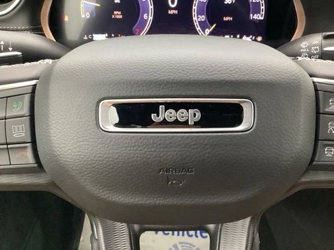 New 2025 Jeep Grand Cherokee L Altitude AWD/4WD image 34
