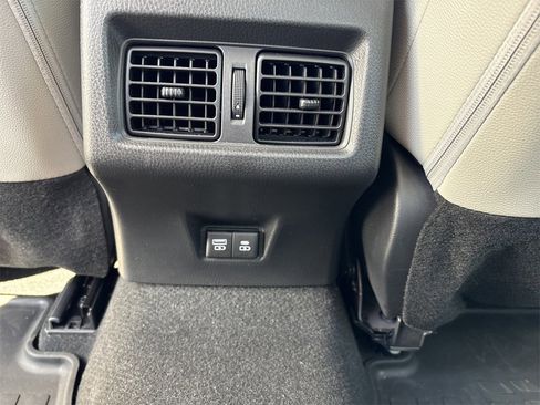 Used 2025 Toyota Camry XLE image 22