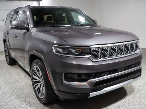 Used 2022 Jeep Grand Wagoneer Series III AWD/4WD image 5