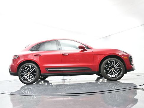 Certified 2025 Porsche Macan AWD/4WD image 53