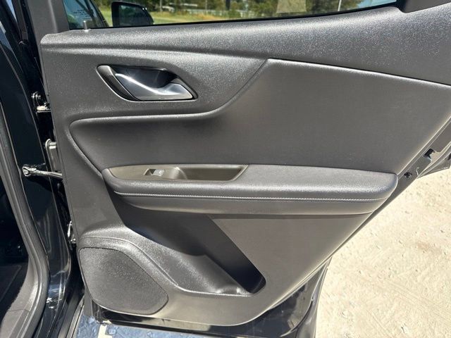 Used 2025 Chevrolet Blazer LT FWD image 18