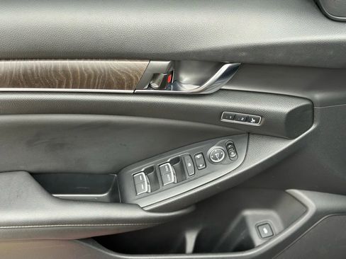 Used 2019 Honda Accord Touring image 12
