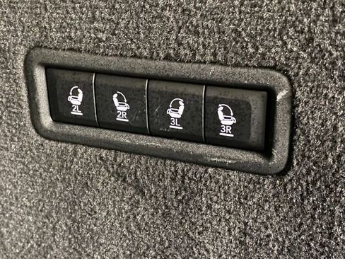 Used 2022 Jeep Grand Wagoneer Series III image 17