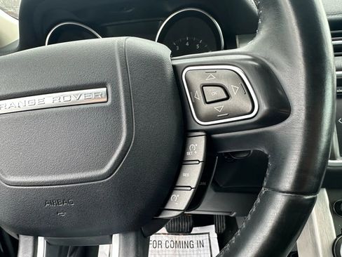 Used 2016 Land Rover Range Rover Evoque SE image 19