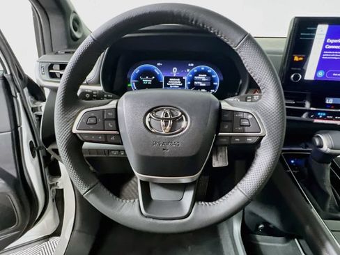 New 2026 Toyota Sienna Limited FWD image 15