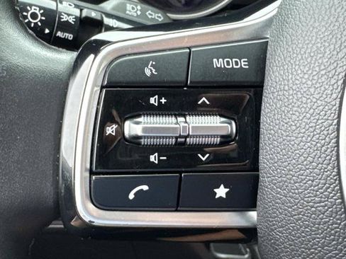 Used 2022 Kia Carnival SX FWD image 32