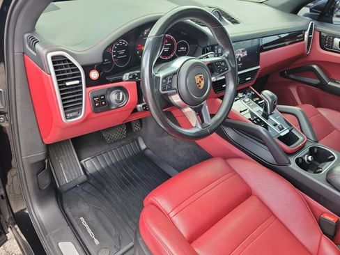 Used 2019 Porsche Cayenne AWD/4WD image 4