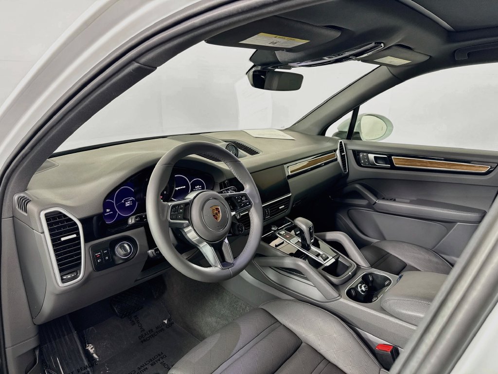 Certified 2023 Porsche Cayenne AWD/4WD image 4