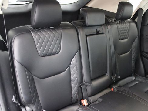 Used 2024 Ford Edge Titanium image 29