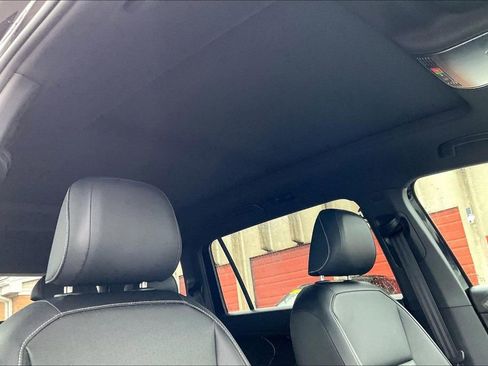 Used 2023 Volkswagen Tiguan SE R-Line image 21