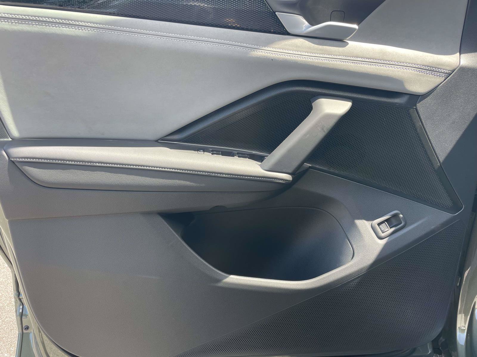 New 2026 Volkswagen Tiguan SE R-Line FWD image 16