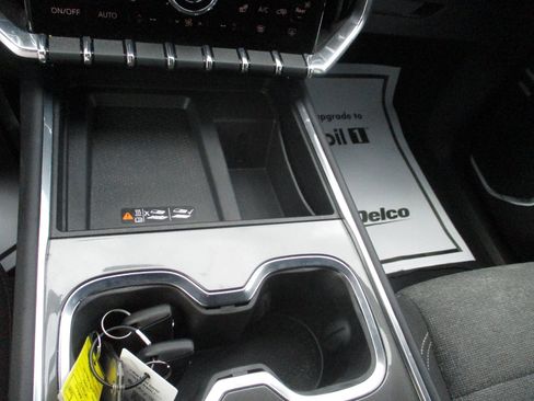 Used 2025 GMC Acadia Elevation image 18