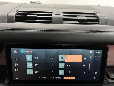 Used 2020 Land Rover Defender 110 HSE image 37