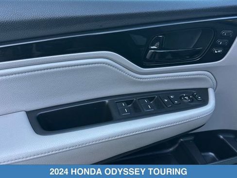Certified 2024 Honda Odyssey Touring image 13