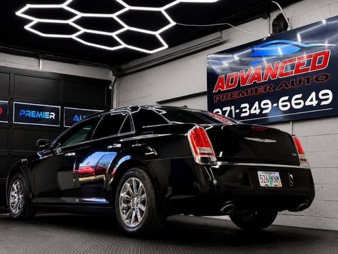 Used 2012 Chrysler 300 Limited RWD image 11