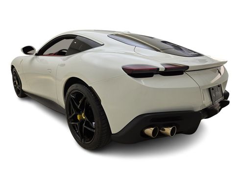 Used 2022 Ferrari Roma image 11