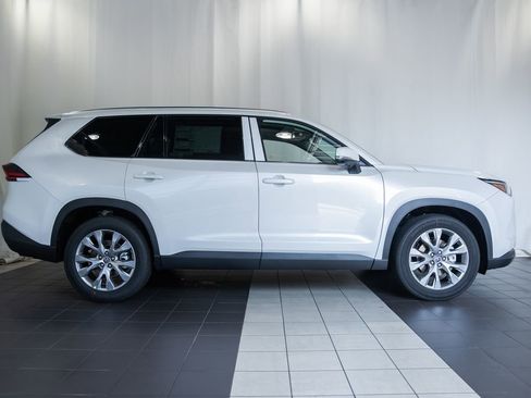 New 2026 Toyota Grand Highlander AWD image 3