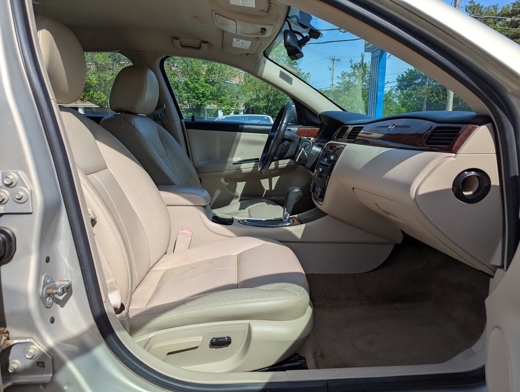 Used 2011 Chevrolet Impala LT w/ Luxury Edition Package FWD image 30