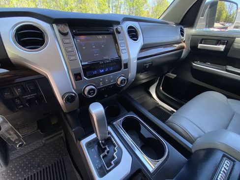 Used 2017 Toyota Tundra Limited w/ Limited Premium Package AWD/4WD image 20