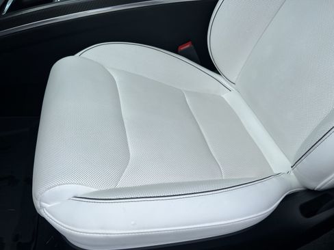 Used 2022 Tesla Model S Plaid AWD/4WD image 18