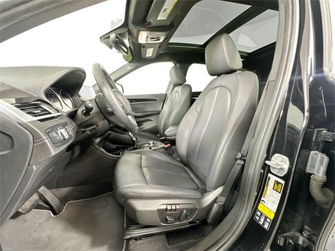 Used 2022 BMW X1 xDrive28i w/ Premium Package image 4