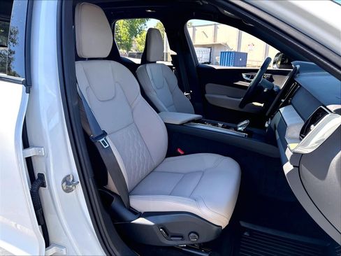 Used 2026 Volvo XC60 B5 Plus w/ Climate Package PRO AWD/4WD image 10