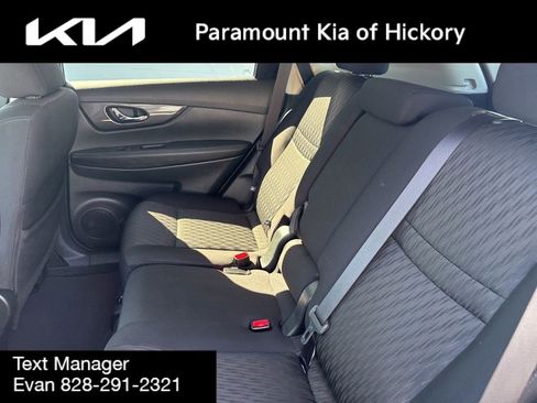 Used 2017 Nissan Rogue SV w/ Sun & Sound Touring Package FWD image 13