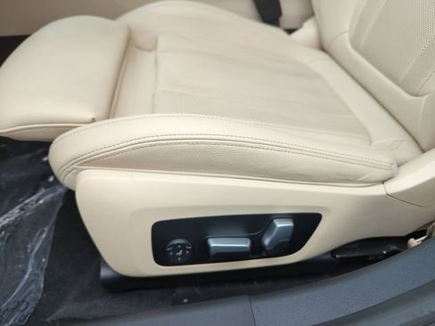 Certified 2022 BMW 330i xDrive Sedan w/ Convenience Package image 20