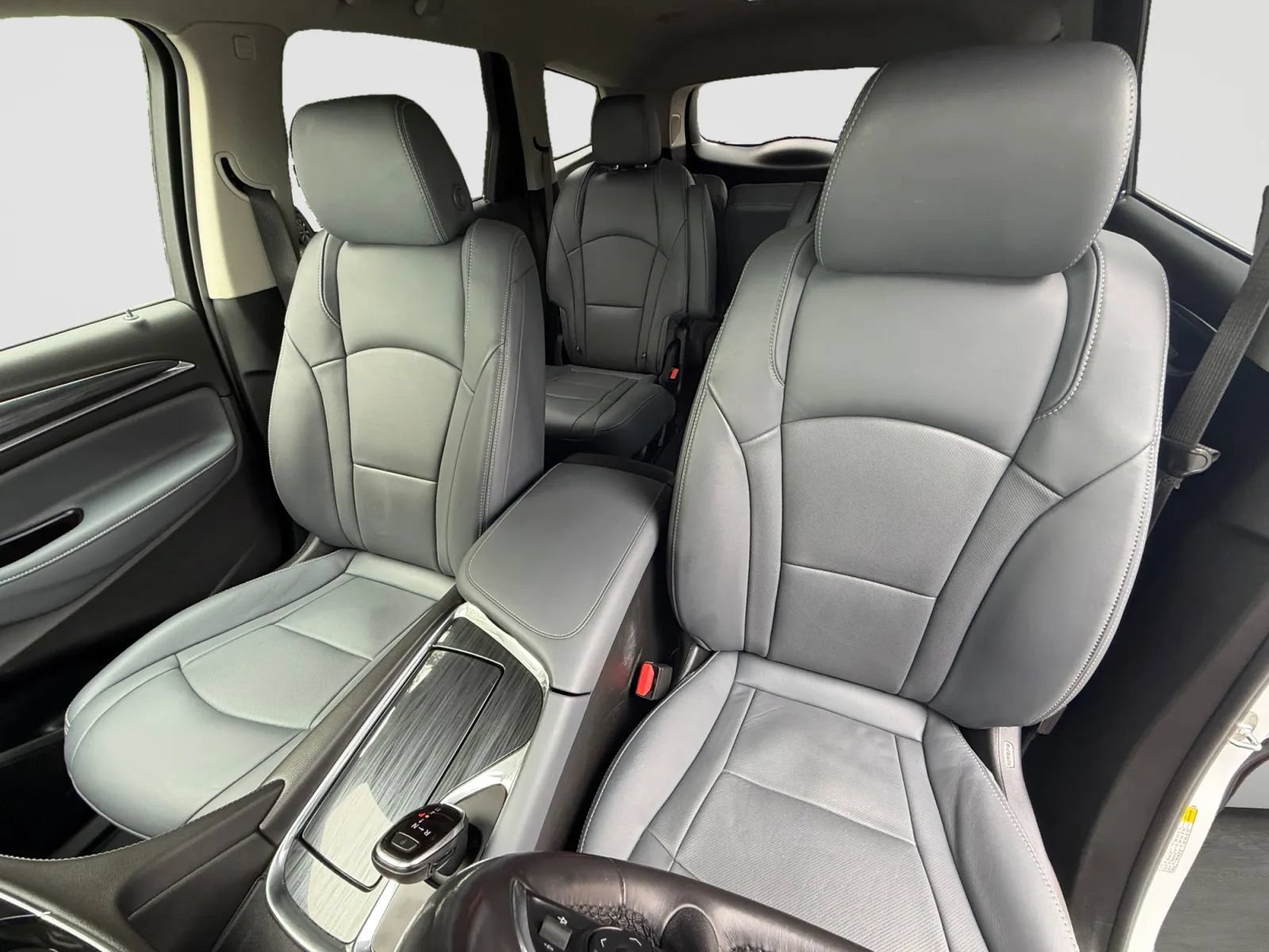 Used 2020 Buick Enclave Essence w/ Sound and Sites Package AWD/4WD image 13