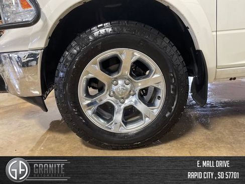 Used 2017 RAM 1500 Laramie w/ Convenience Group AWD/4WD image 31
