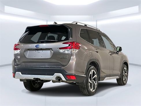 Used 2023 Subaru Forester Touring image 7