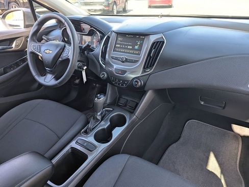 Used 2018 Chevrolet Cruze LT FWD image 30