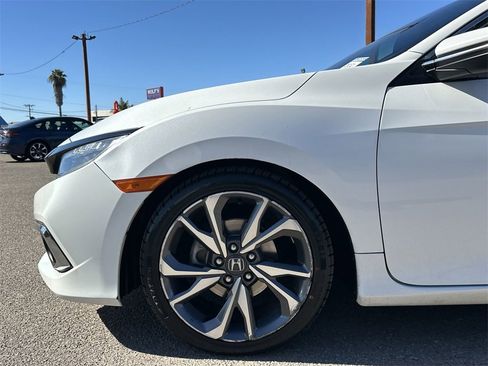 Used 2019 Honda Civic Touring image 18
