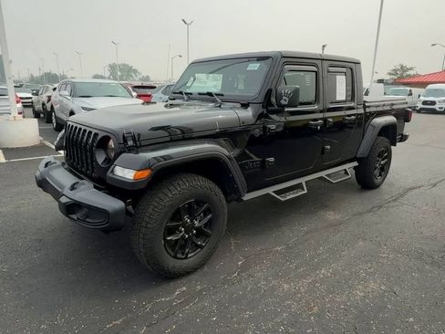 Used 2022 Jeep Gladiator Sport AWD/4WD image 4